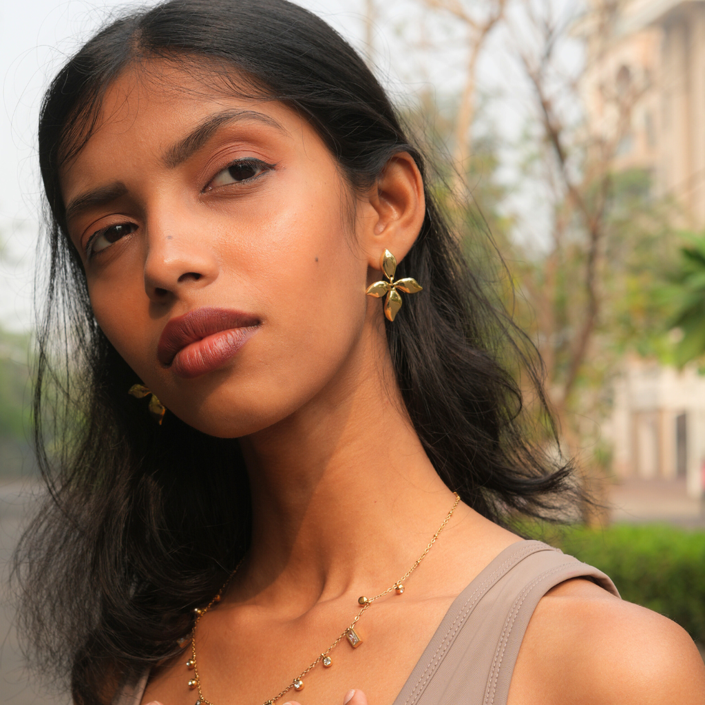 Suvarna Pushp Studs