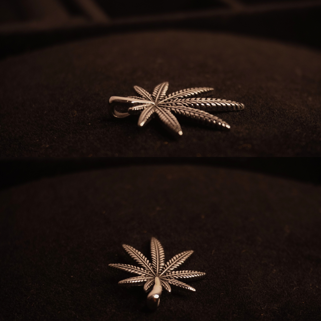 Vansh Leaf Pendant