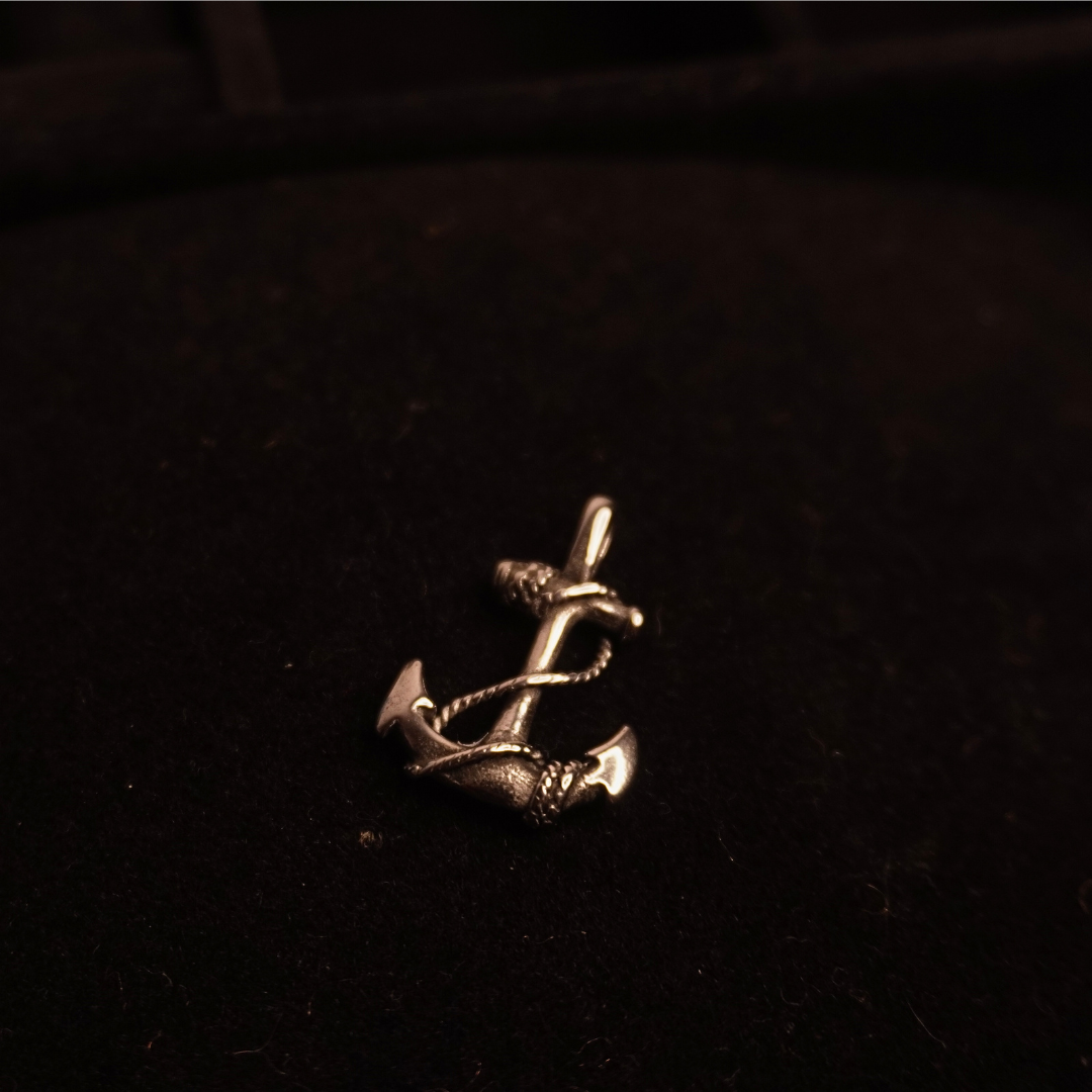 Veer Anchor Pendant